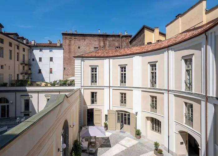 Oriana Homel Aparthotel